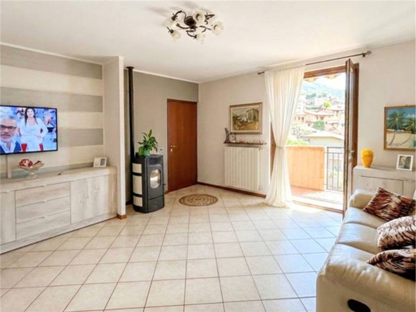 appartamento in vendita ad Adrara San Martino