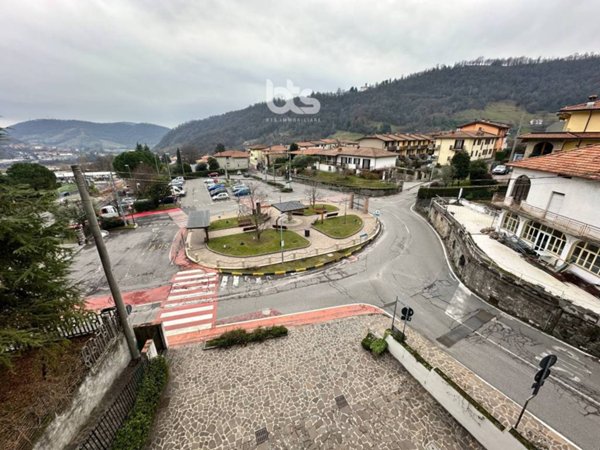 appartamento in vendita ad Adrara San Martino