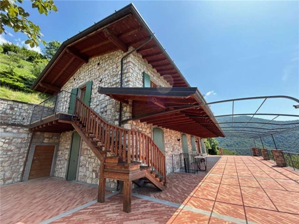intera palazzina in vendita ad Adrara San Martino