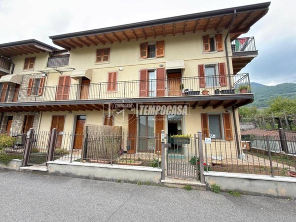 appartamento in vendita ad Adrara San Martino
