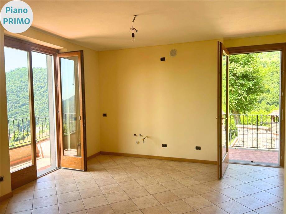 intera palazzina in vendita ad Adrara San Martino