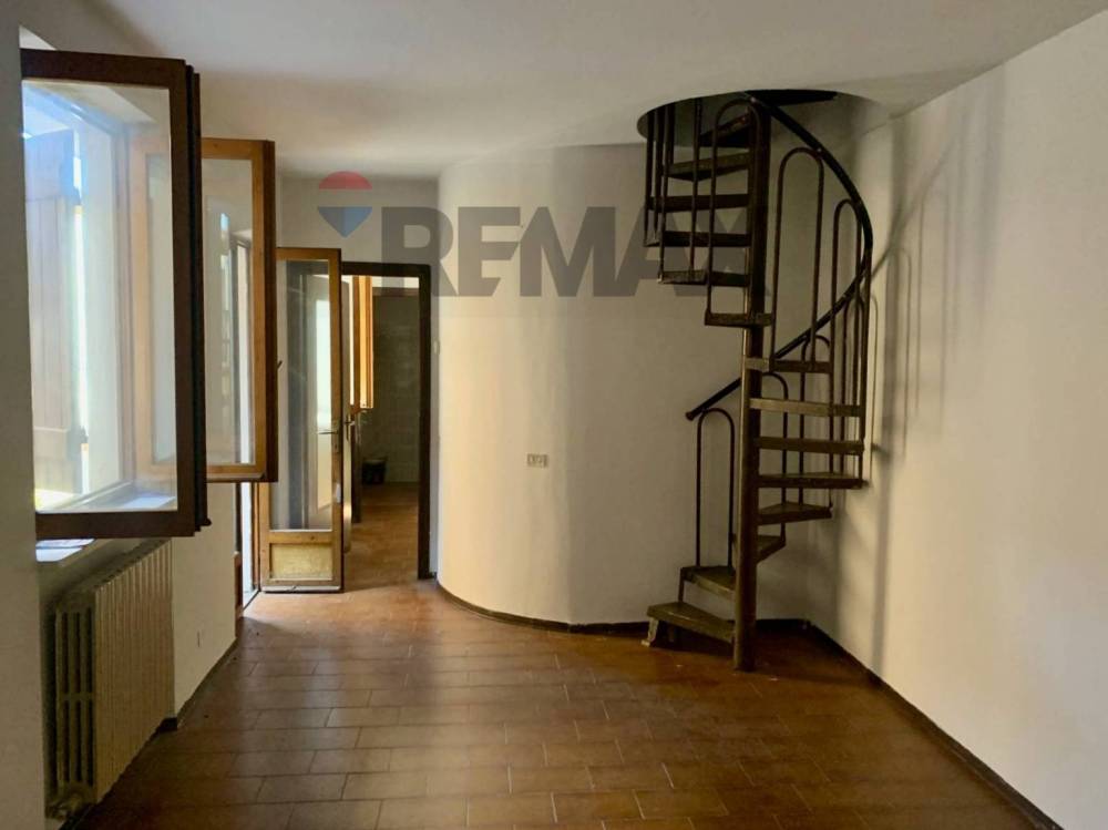casa indipendente in vendita ad Adrara San Martino