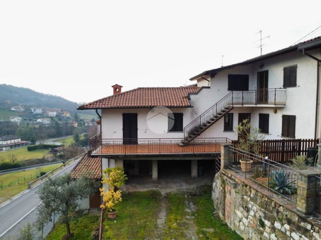 appartamento in vendita ad Adrara San Martino