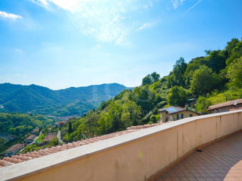 appartamento in vendita ad Adrara San Martino