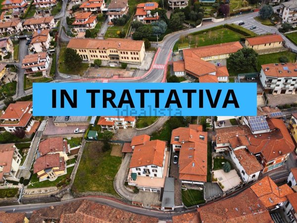 appartamento in vendita ad Adrara San Martino