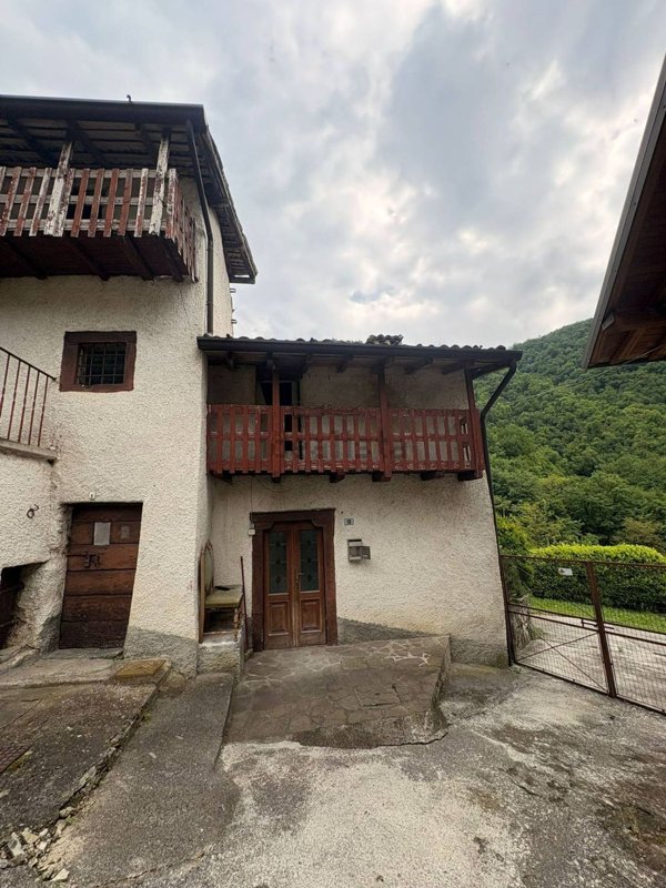 appartamento in vendita ad Adrara San Martino