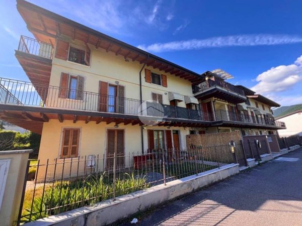 appartamento in vendita ad Adrara San Martino