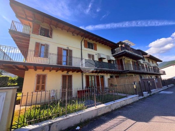 appartamento in vendita ad Adrara San Martino
