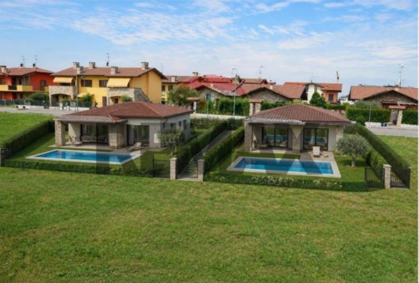 casa indipendente in vendita ad Adrara San Martino