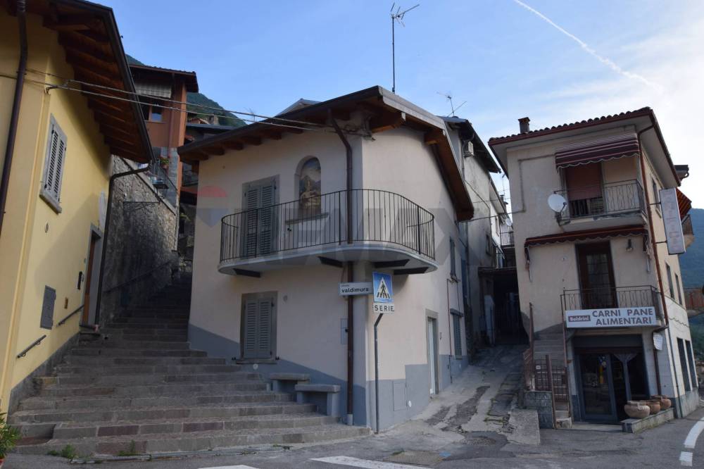 appartamento in vendita ad Adrara San Martino