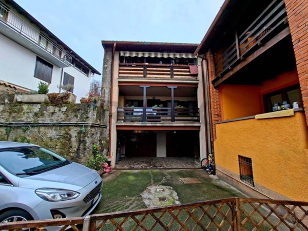 appartamento in vendita ad Adrara San Martino