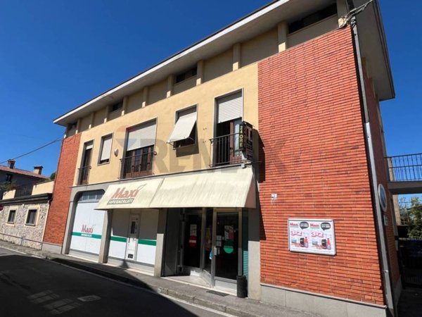 negozio in vendita ad Adrara San Martino