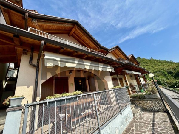 appartamento in vendita ad Adrara San Martino
