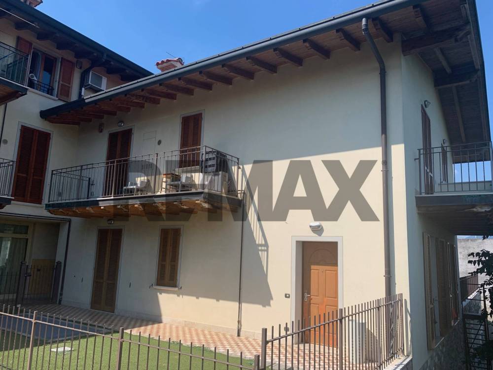 appartamento in vendita ad Adrara San Martino