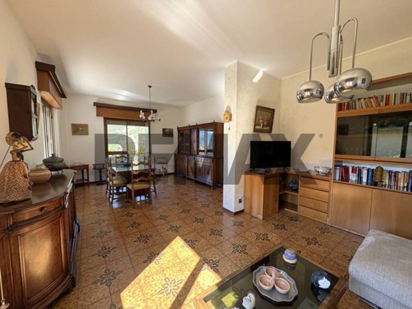 casa indipendente in vendita ad Adrara San Martino