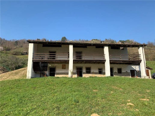 casale in vendita ad Adrara San Martino