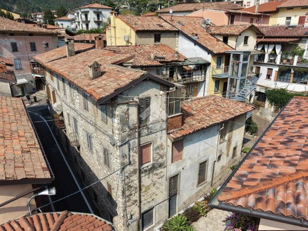 casa indipendente in vendita ad Adrara San Martino