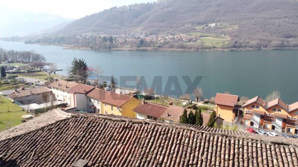 casa indipendente in vendita ad Adrara San Martino
