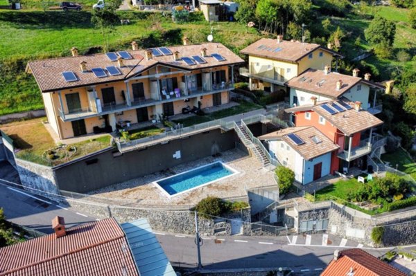 appartamento in vendita ad Adrara San Martino