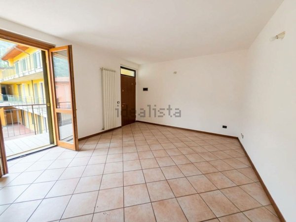 appartamento in vendita ad Adrara San Martino