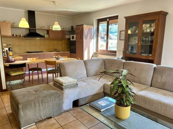 appartamento in vendita ad Adrara San Martino