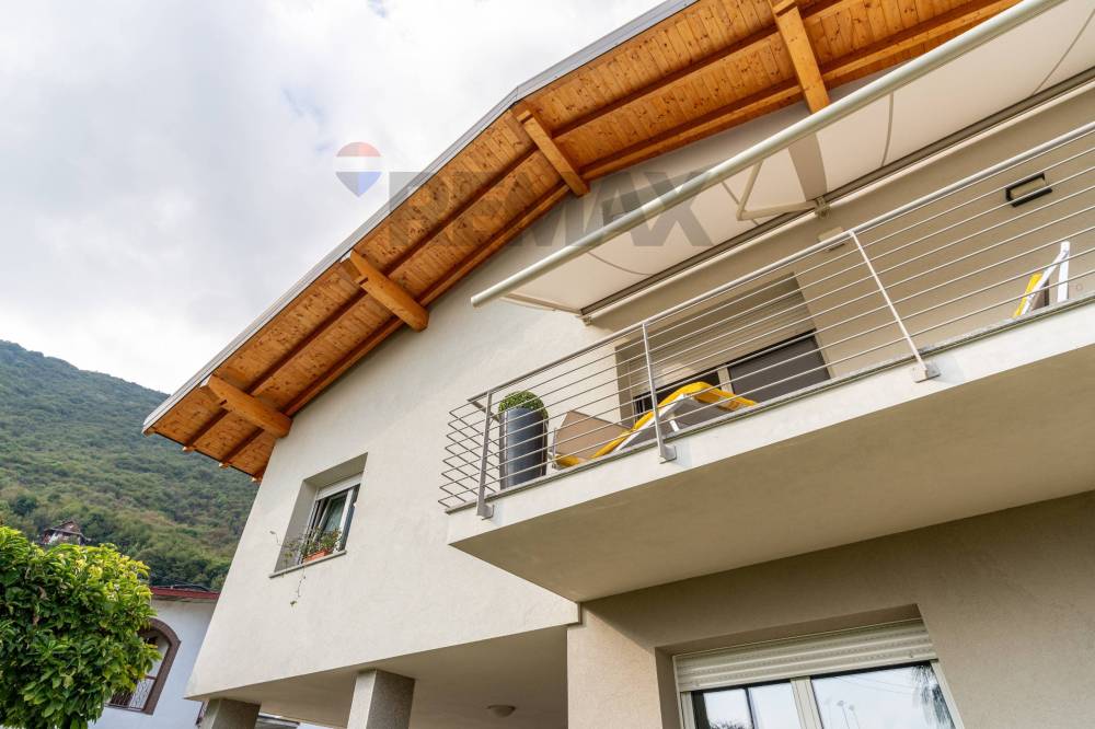 casa indipendente in vendita ad Adrara San Martino