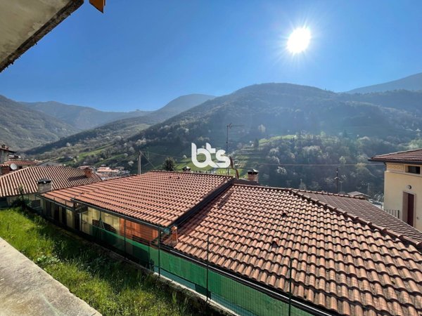 casa indipendente in vendita ad Adrara San Rocco