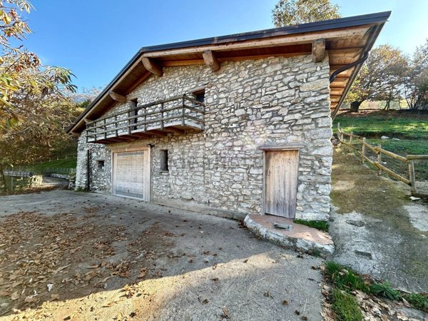 baita in vendita ad Adrara San Rocco