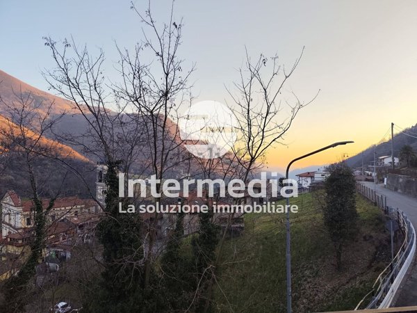 casa indipendente in vendita ad Adrara San Rocco