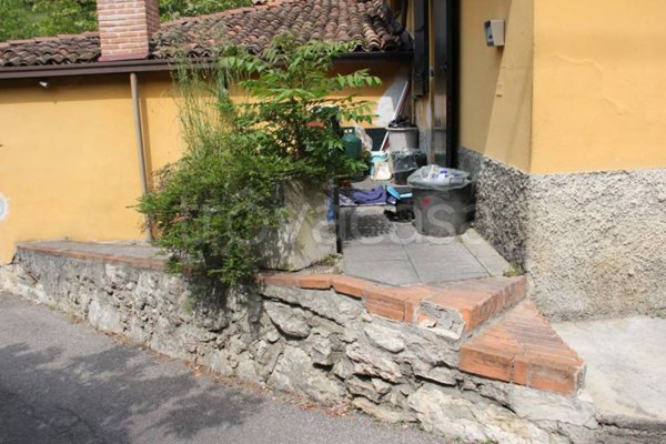 appartamento in vendita ad Adrara San Rocco
