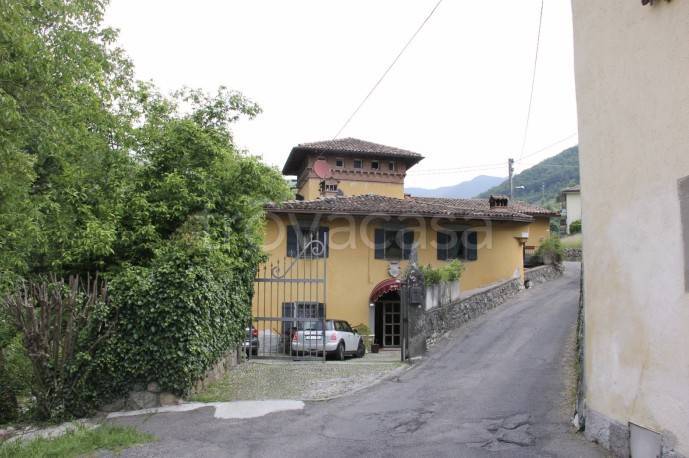 casa indipendente in vendita ad Adrara San Rocco