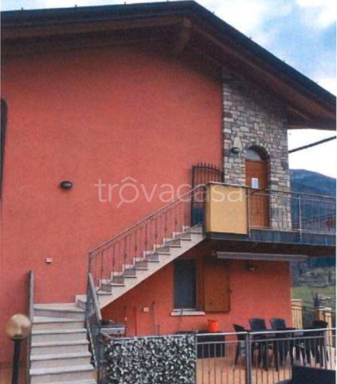 appartamento in vendita ad Adrara San Rocco