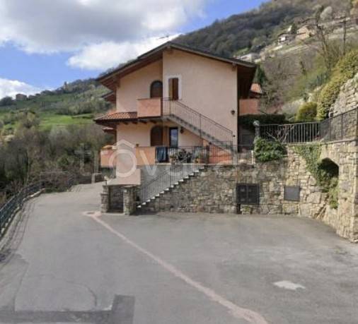 appartamento in vendita ad Adrara San Rocco