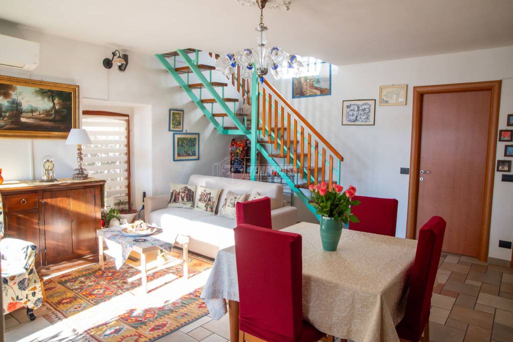 appartamento in vendita ad Adrara San Rocco