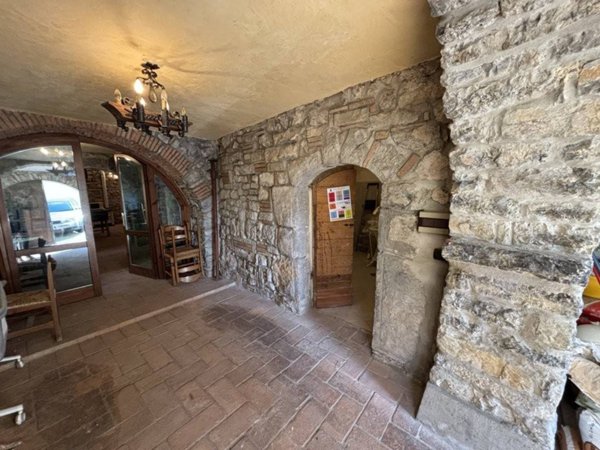 casa indipendente in vendita ad Adrara San Rocco