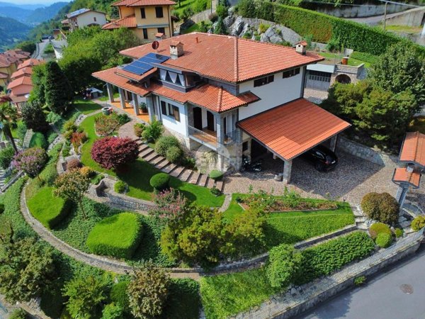 casa indipendente in vendita ad Adrara San Rocco