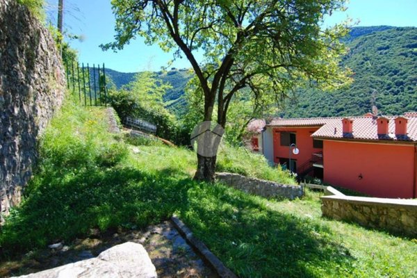 appartamento in vendita ad Adrara San Rocco