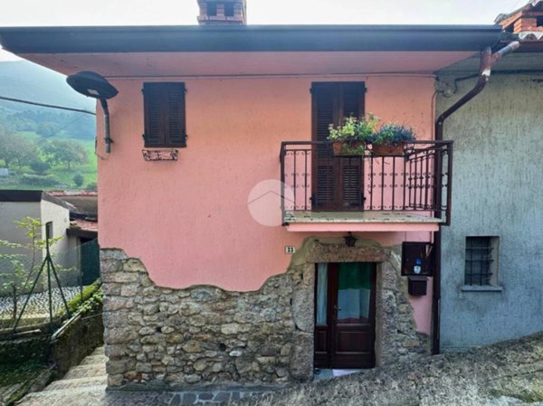 appartamento in vendita ad Adrara San Rocco