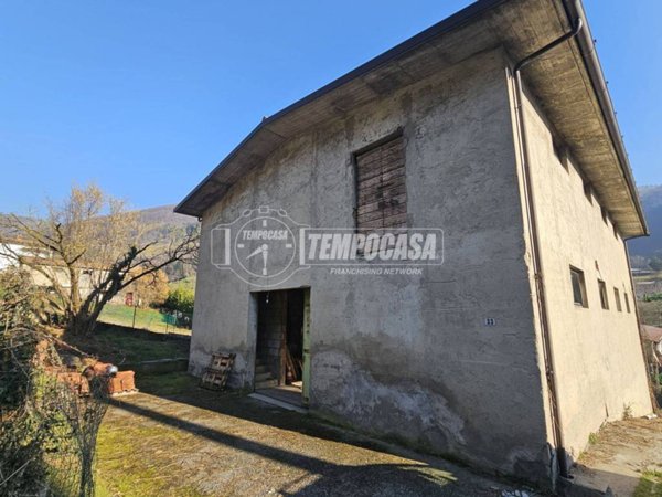 intera palazzina in vendita ad Adrara San Rocco