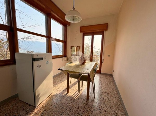 casa indipendente in vendita ad Adrara San Rocco