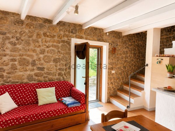casa indipendente in vendita ad Adrara San Rocco