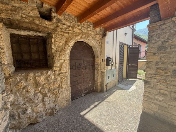 appartamento in vendita ad Adrara San Rocco