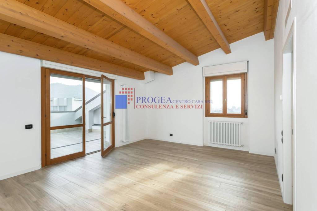 appartamento in vendita ad Albano Sant'Alessandro