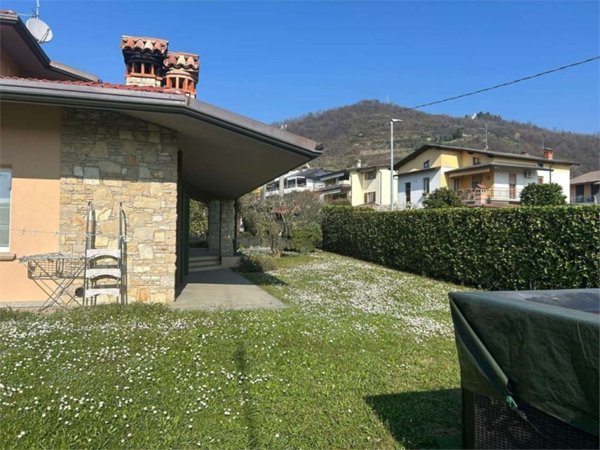 casa indipendente in vendita ad Albano Sant'Alessandro