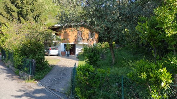 casa indipendente in vendita ad Albano Sant'Alessandro