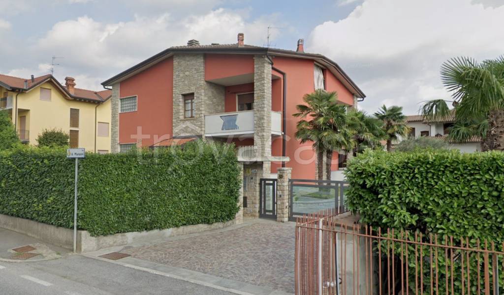 casa indipendente in vendita ad Albano Sant'Alessandro