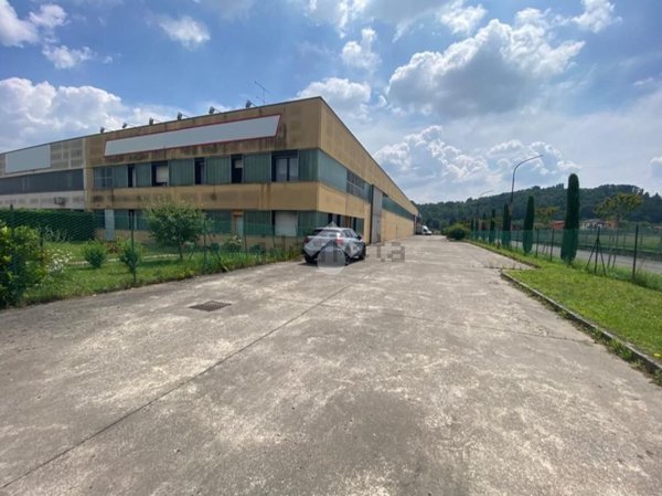 capannone in vendita ad Albano Sant'Alessandro
