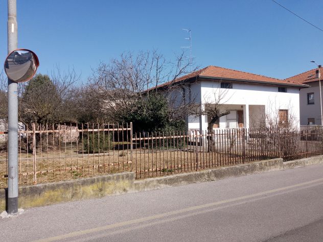 casa indipendente in vendita ad Albano Sant'Alessandro