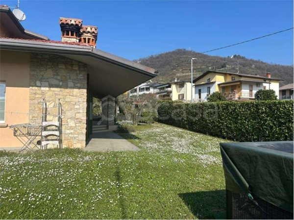 casa indipendente in vendita ad Albano Sant'Alessandro