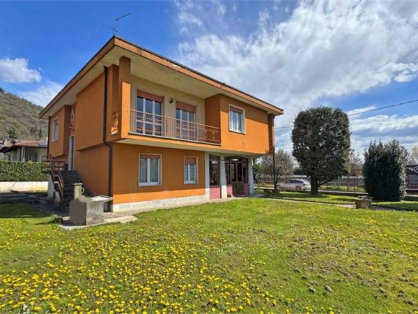 casa indipendente in vendita ad Albano Sant'Alessandro